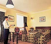 2 photo hotel COMFORT INN NOTTING HILL, London, England