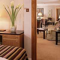 3 photo hotel JUMEIRAH CARLTON TOWER, London, England