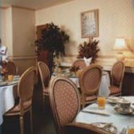 4 photo hotel AVONMORE HOTEL, London, England