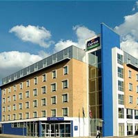 2 photo hotel EXPRESS BY HOLIDAY INN EARLS COURT, London, England