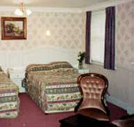 2 photo hotel LONDON GUARDS HOTEL, London, England