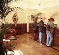 4 photo hotel LONDON GUARDS HOTEL, London, England