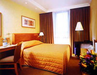 3 photo hotel HOLIDAY INN LONDON KENSINGTON FORUM, London, England
